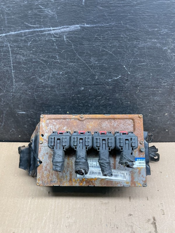 2009Caravan Town & Country 3.8L Engine Control Unit ECU Module u1644 DG