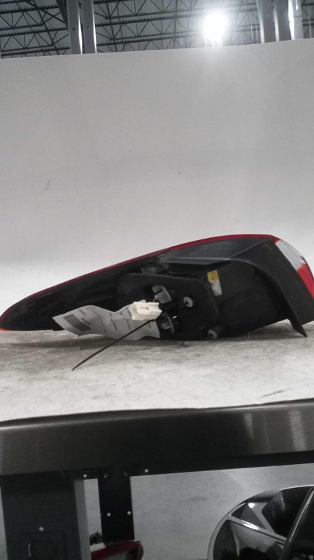 2016 KIA Forte Right Tail Light Assembly Grey OEM 132135 Used 68K Miles