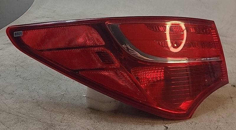 13-16 Hyundai Santa Fe Sport Outer Left Driver Side Tail Light LH 92401-4Z1 OEM
