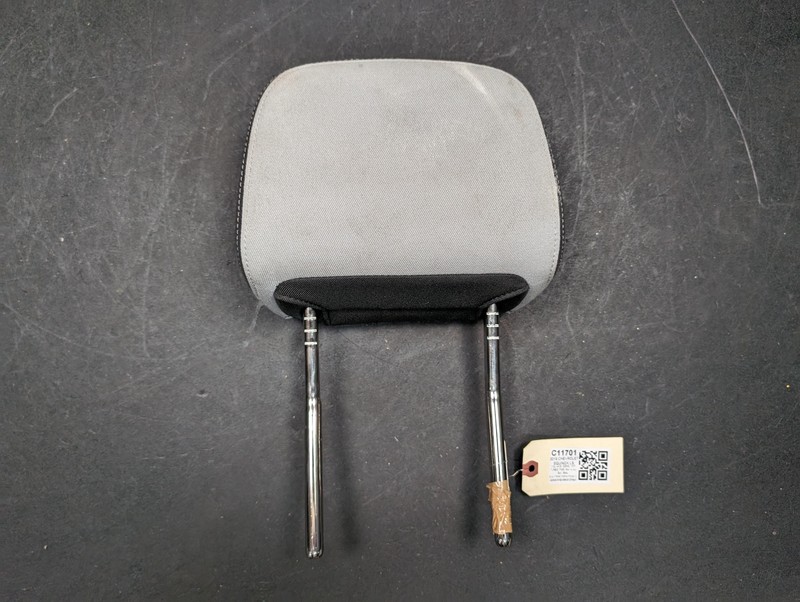 Front Right Seat Headrest 2019 Chevrolet Equinox 84999366 2018 2020 2021