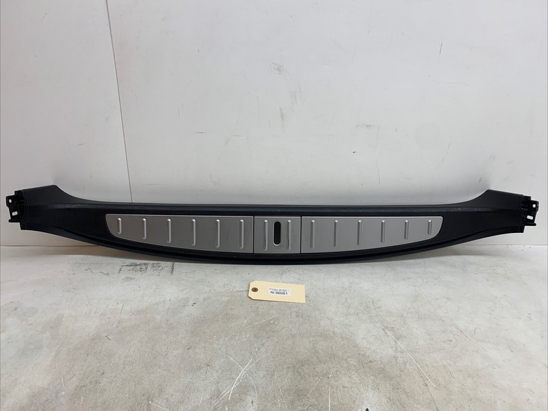 16-20 TESLA X REAR TRUNK GATE STILL MOLDING PLASTIC PANEL 1035993-00-D 30061 M6