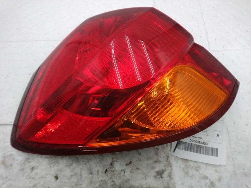 2007 Subaru Legacy Left Tail Light Assembly Silver OEM 131k Miles NJ25-22844