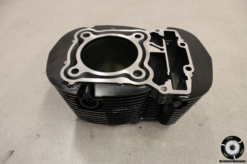 2005 Honda VTX1800F2 ENGINE MOTOR PISTON CYLINDER BLOCK JUG VTX 1800 F2