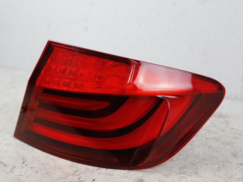 11-13 BMW F10 528I 535I 550I RIGHT OUTER TAIL LIGHT DRIVER SIDE OEM