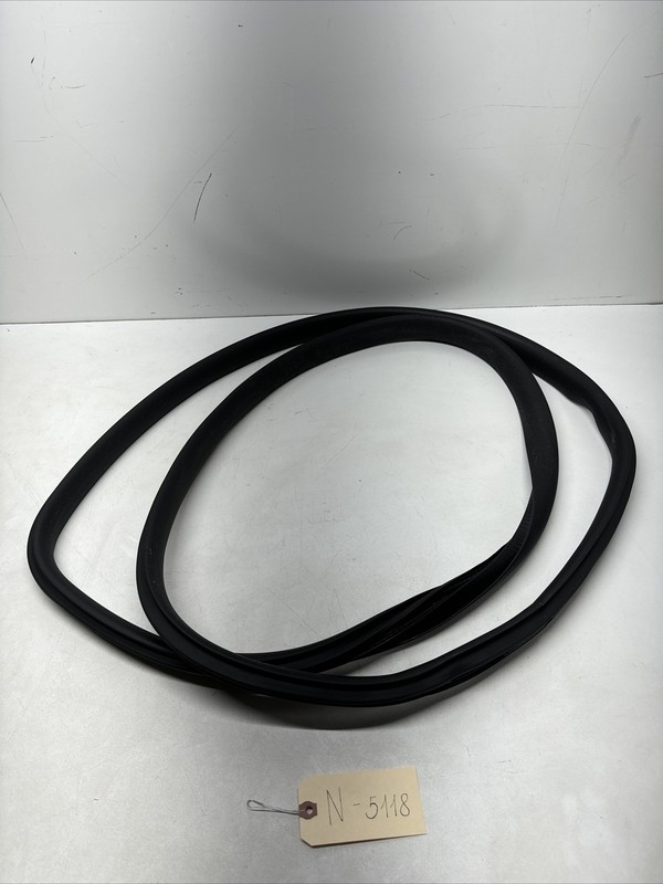 Tesla Model Y Door Seal Rubber Front Right1497673-00-A 2020 5118 S2