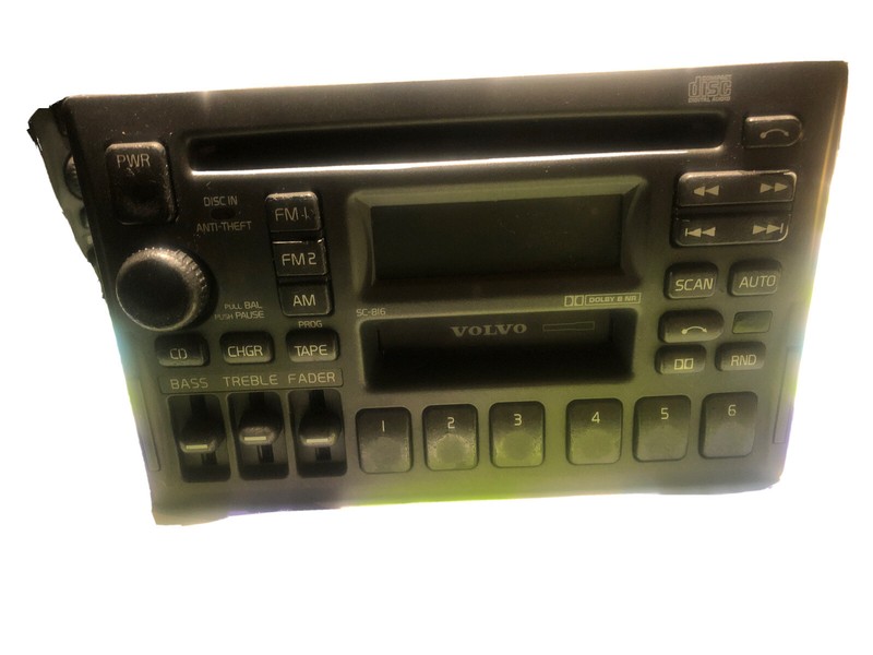 1998 Volvo S70 Series AM FM CD Radio AND CASSETTEPLAYER3533771-1 OEM (370)