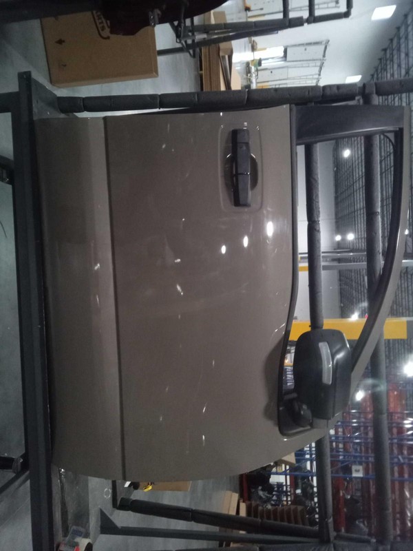 2021 Nissan Titan Front Right Door Brown 718844 Used 77K Miles OEM