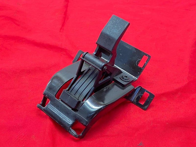 03-08 BMW E85 Z4 Convertible Soft Top Roof Lock Latch Base Plate Bracket OEM✅