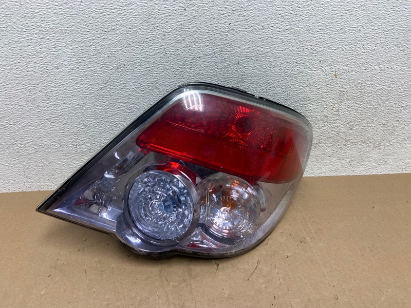 2006 to 2007 Subaru Impreza Wagon OEM Right Passenger Tail Light AE6717 LK