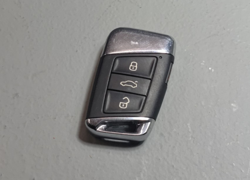 2020-2023 VOLKSWAGEN ATLAS SE SMART KEYLESS ENTRY REMOTE KEY FOB OEM