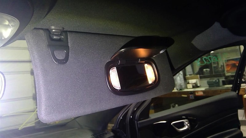 Passenger Sun Visor With Illumination Fits 22-24 COMPASS 1800459