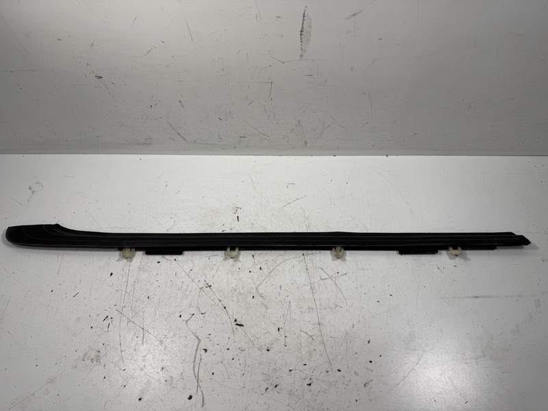 94-01 Acura Integra 4 Door Right Rear Door Belt Molding 72910-ST8-J01 OEM