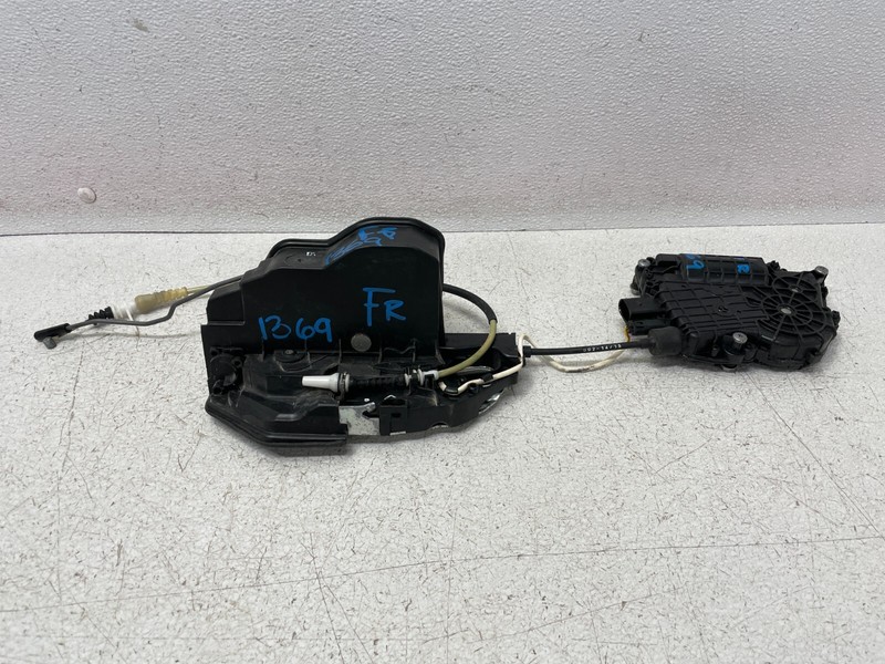 13 14 15 BMW Alpina B7 F01 F02 Front Right Passenger Door Lock Actuator 1369 OEM