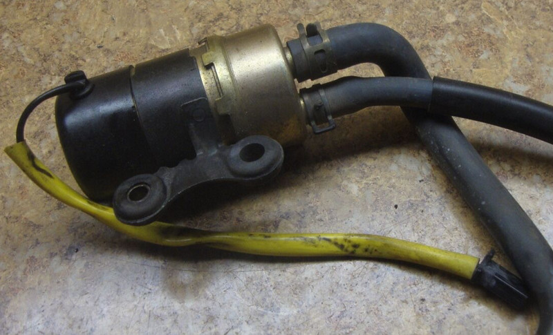 2000 Yamaha YZF600R YZF 600 YZF600 R 600R Electric Fuel Gas Pump Intake Petrol