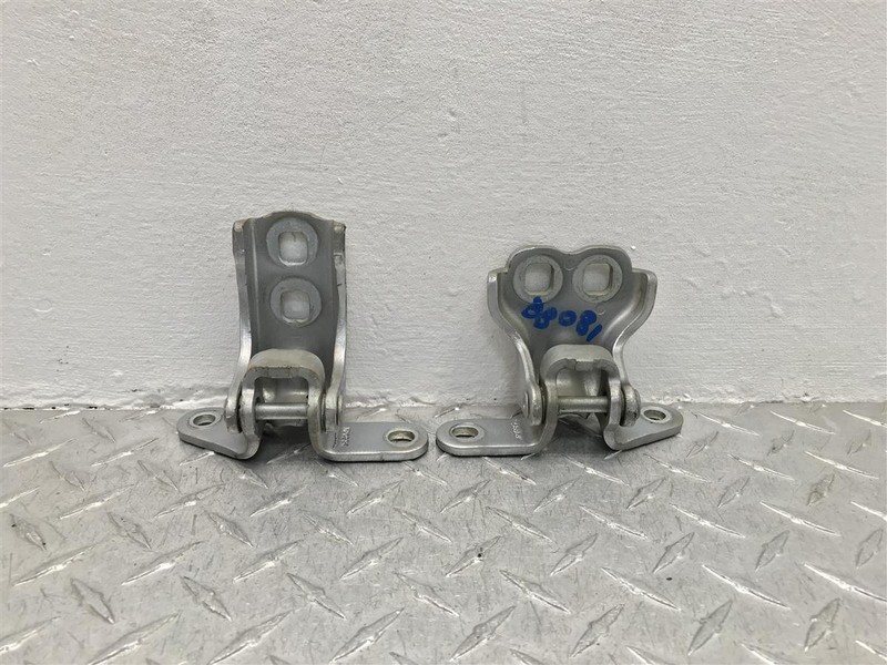 2009 G6 PASSENGER FRONT DOOR HINGES PAIR PASSENGER FRONT DOOR HINGES OEM