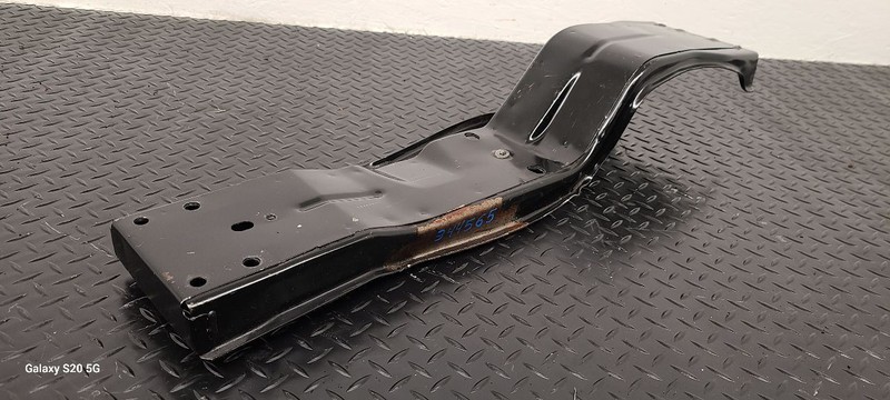 99-06 Suzuki Vitara XL-7 2.7L Transmission Crossmember OEM 1173052D01