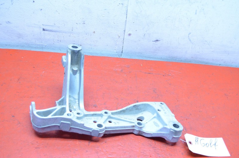 10-14 VOLKSWAGEN GOLF 2.5L FWD FRONT RIGHT PASSENGER SUB FRAME BRACKET OEM