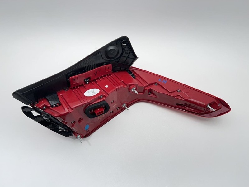 17-19 CADILLAC XT5 LEFT TAILLIGHT QUARTER MOUNTED 3.6L AT AWD 93K PLATINUM 64688