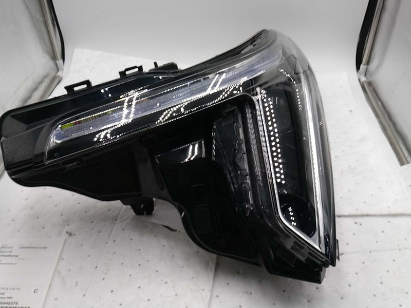 2019 Cadillac CT6 Right Headlight Assembly Black OEM 670759 42K Miles