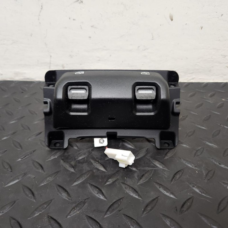 20-25 Jeep Gladiator Rear Console Window Switch Assembly OEM 68290766AB