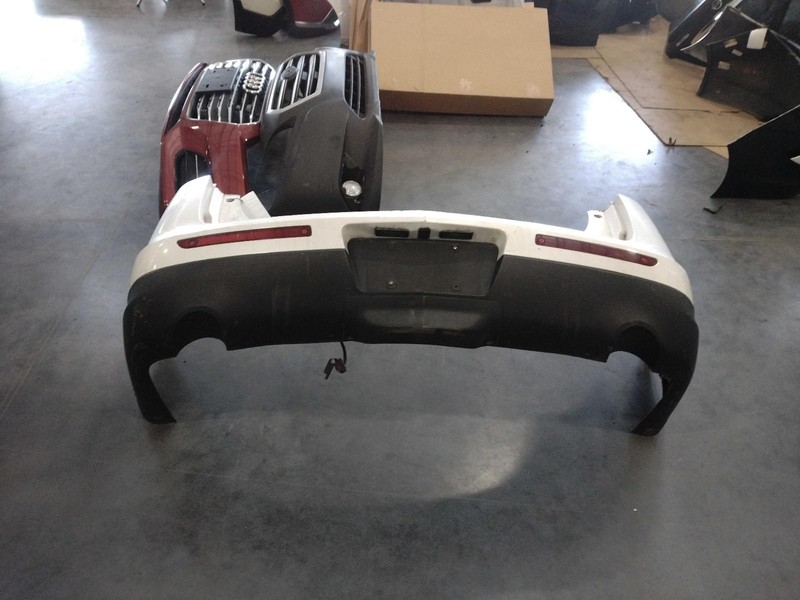 2015 Lincoln MKT White Rear Bumper Assembly OEM 127K Miles w/Tow Package
