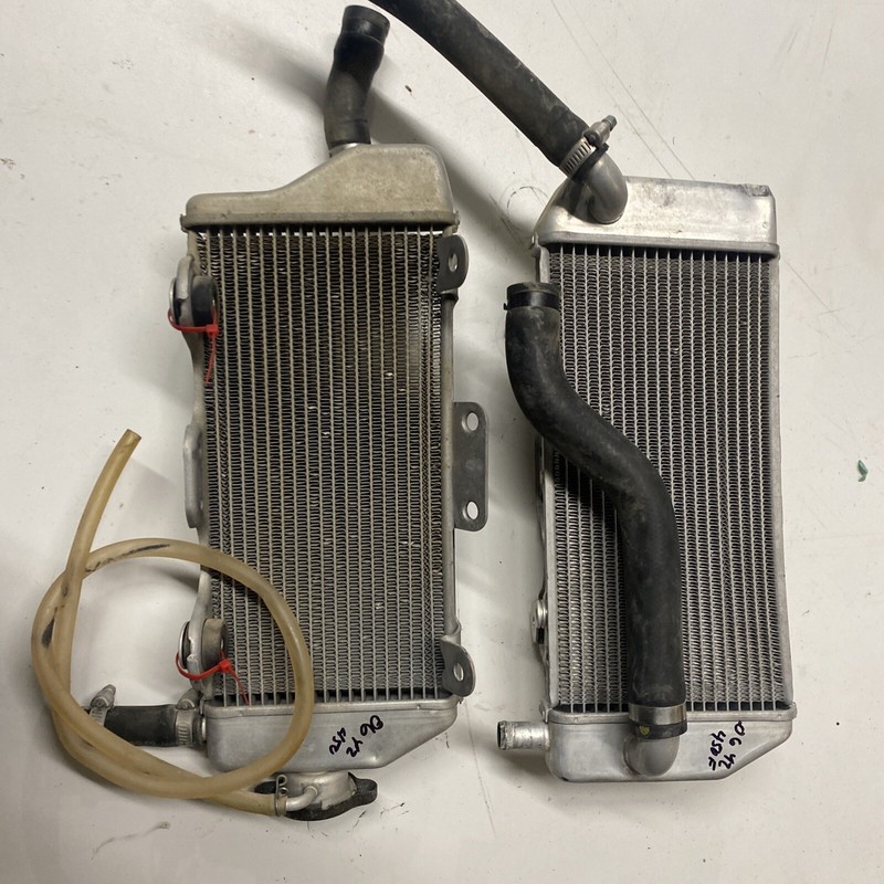 2006 Yamaha YZ450F Mx Motorcycle Race Bike Radiators