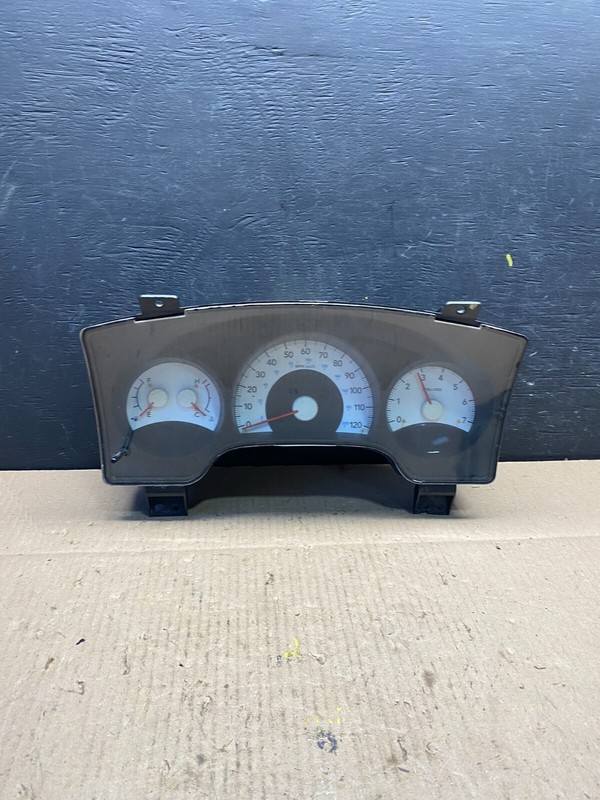 2007 2008 Mitsubishi Raider Speedometer Speedometer Cluster Gauge M6852 DG