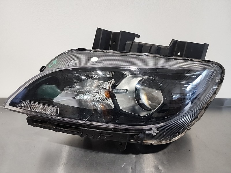 2022 2023 HYUNDAI KONA HEADLIGHT OEM LEFT DRIVER SIDE HALOGEN LAMP 92101J9520 LH
