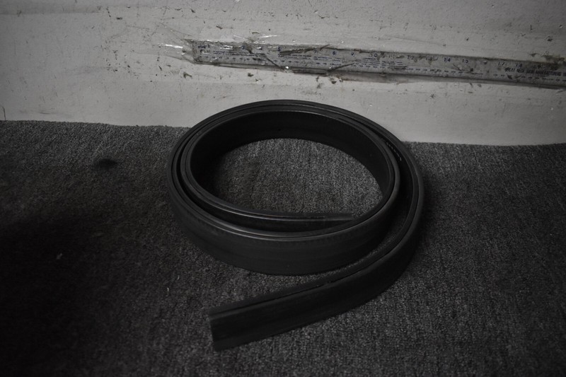 2013-2015 MERCEDES BENZ GLK250 HOOD BOONET WEATHER STRIP FACTORY OEM