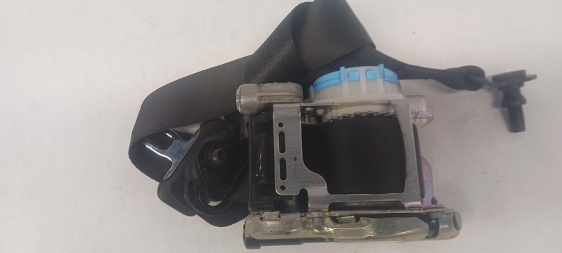 17-'19 INFINITI QX30 Front Seat Belt passenger retractor OEM