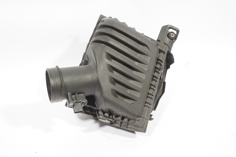 2021 - 2024 BMW 228i F44 2.0L Engine Air Intake Cleaner Housing Box Assembly OEM