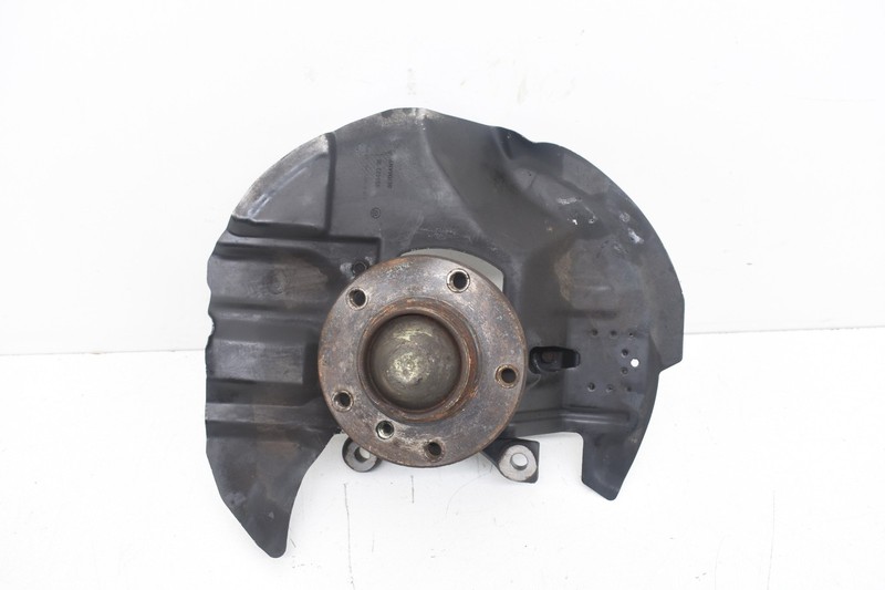 2003 BMW E46 330ci RWD FRONT LEFT SPINDLE KNUCKLE WHEEL HUB OEM KW90