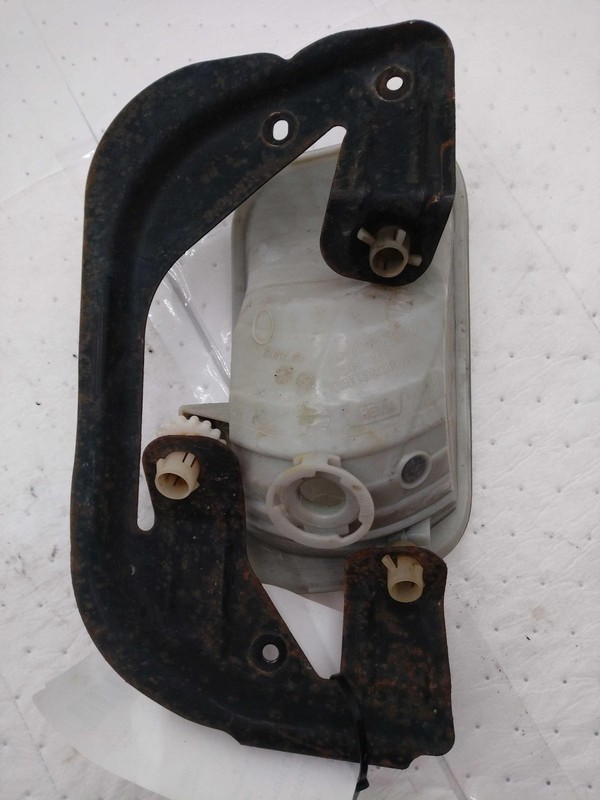 2010 Dodge 1500 Pickup Right Fog Light Assembly Blue OEM 85146 Used 180K