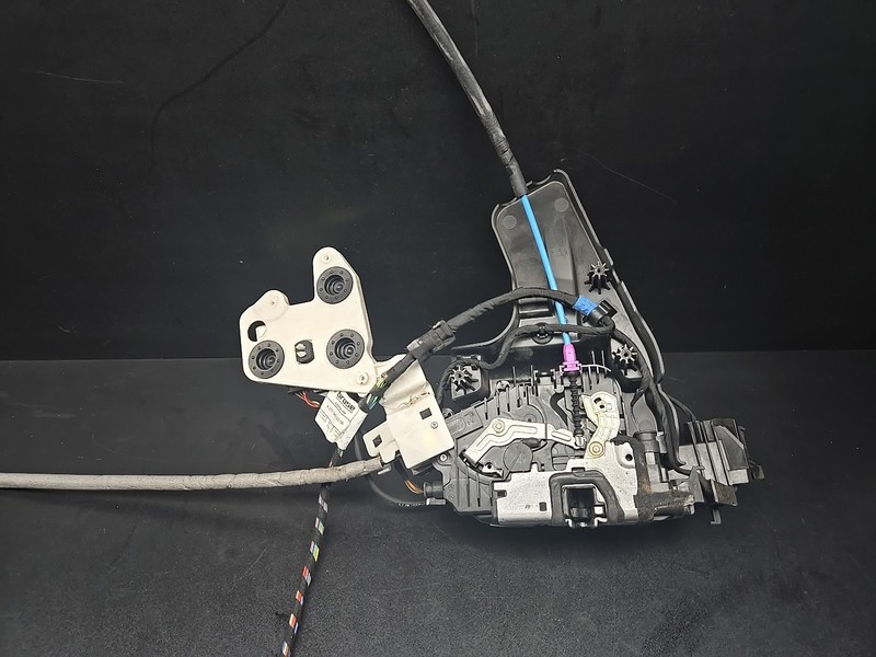 2014-2017 MERCEDES S550 W222 RIGHT PASSENGER FRONT DOOR LOCK LATCH ACTUATOR OEM.