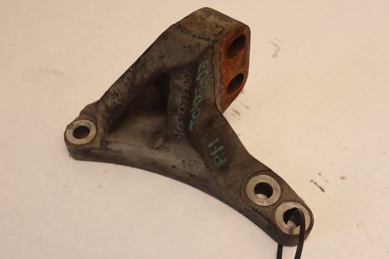 2008-17 FREIGHTLINER CASCADIA 125 DETROIT DD15 REAR RIGHT ENGINE FRAME MOUNT OEM