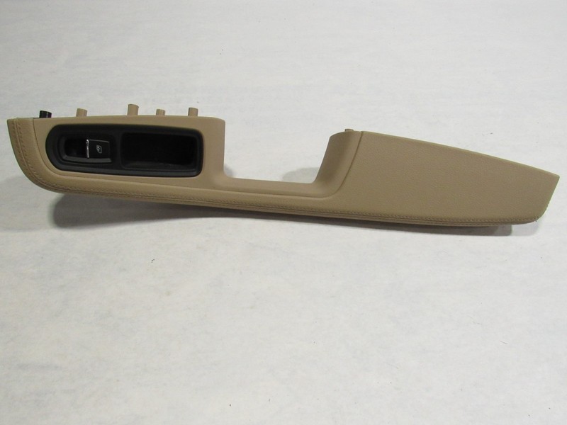 19-23 Porsche Macan 2023 Front Right Passenger Door Handle Armrest W/ Switch ;:O