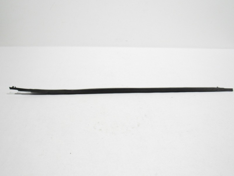 Land Range Rover Evoque 2023 Front Right Door Weatherstrip Belt Seal 20-24 ; :A