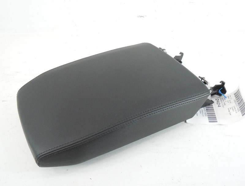2019 19 Volkswagen Atlas Center Console Arm Rest Lid Cover OEM