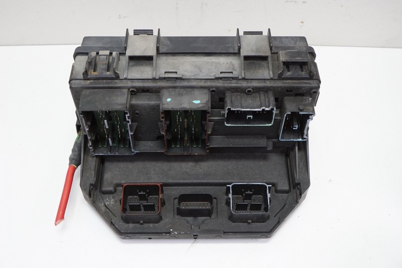 CHRYSLER TOWN COUNTRY DODGE GRAND CARAVAN Main Fuse Box BCM OEM 2011