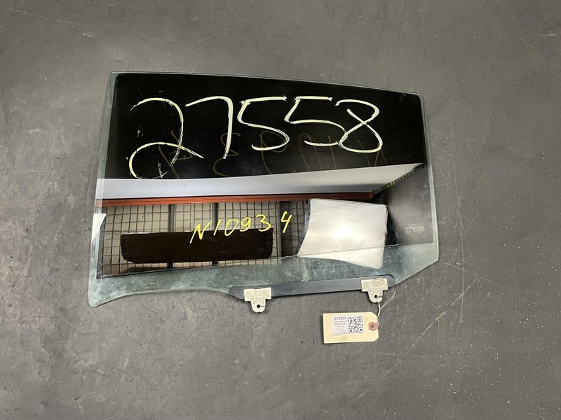 Rear Left Door Window Glass 2021 Nissan Sentra 82301-6LE0A 2020 2022 2023