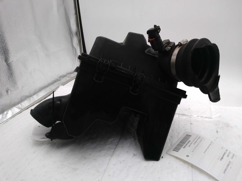 2015 Cadillac SRX Air Cleaner Assembly OEM 22788576 Used 81K Miles Brown