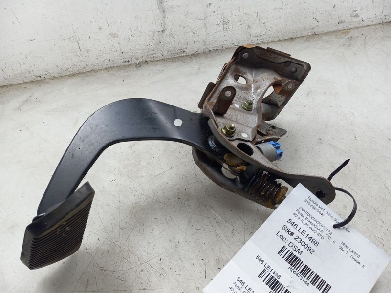 1998 LEXUS LX470 4.7L 4WD AT BRAKE PEDAL