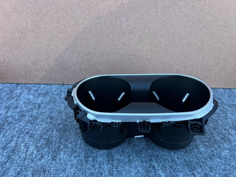 GENESIS GV70 2022-2025 OEM CENTER CONSOLE DUAL CUPHOLDER CUP HOLDER ASSEMBLY