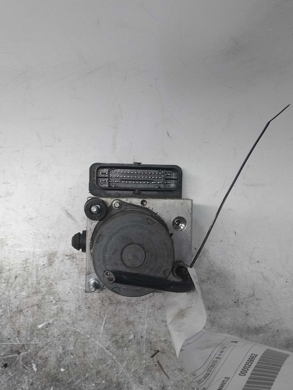 2018 Buick Regal ABS Pump & Motor Assembly OEM 84102573 80K Miles