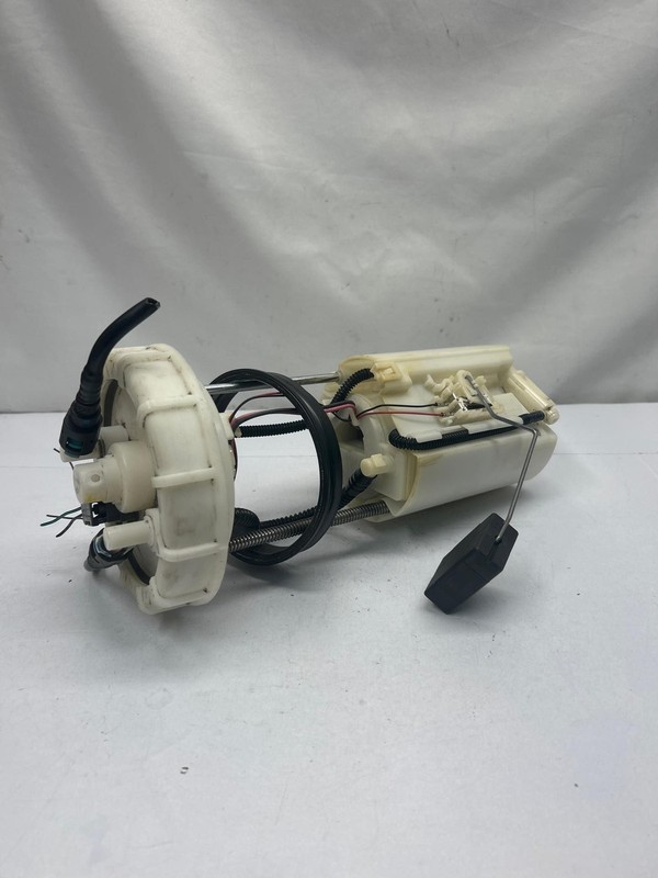 2005 Ford F150 fuel pump assembly sport cab 4 doors