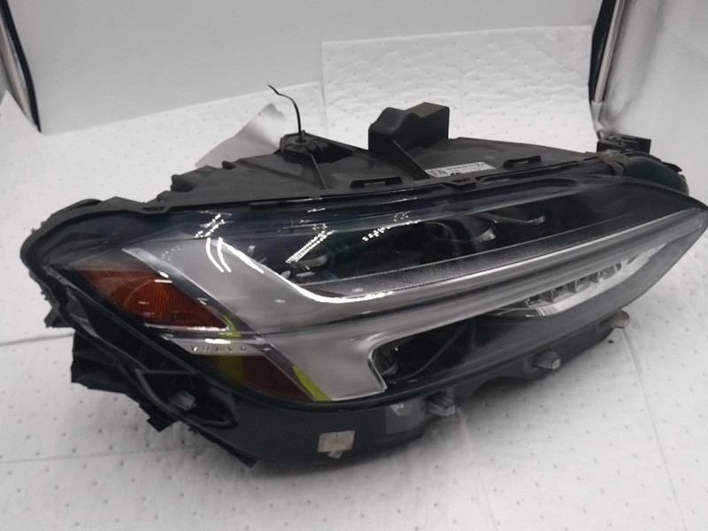 2019 Volvo S90 Right Headlight Assembly Grey LED OEM 677791 79K Miles