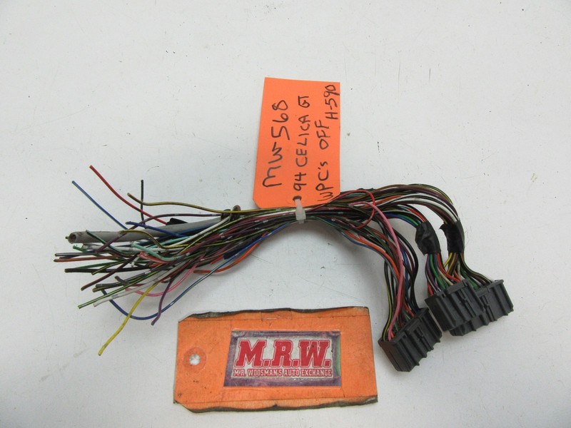 WIRE PLUG CONNECTOR OFF ENGINE COMPUTER 5SFE MOTOR CONTROL MODULE BRAIN ECM ECU