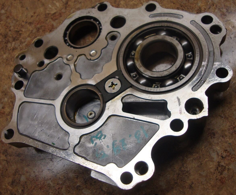 13 Kawasaki Ninja EX650 E EX 650 650E Engine Transmission Gear Case Cover Panel