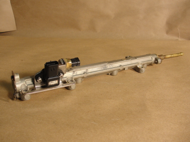 03 YAMAHA FX 140 INJECTOR GAS FUEL RAIL PIPE FX1000