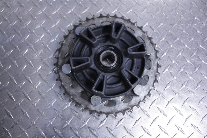 06 HONDA CBR 1000 RR REAR SPROCKET DRIVE HUB CBR1000RR